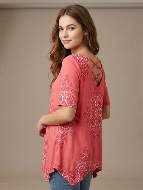 New Directions Weekend Top Large Coral Pink Medallion Lattice Back Sharkbite Hem